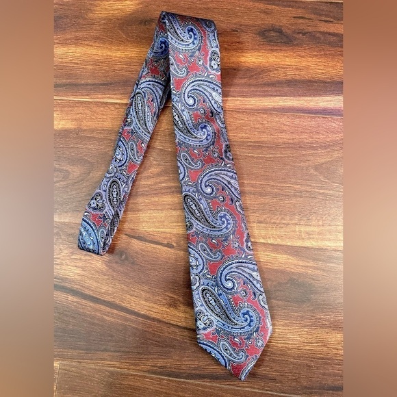 TASSO ELBA 100% Silk Purple On Red  Paisley Necktie - Picture 2 of 10